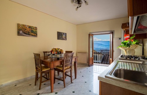 Bibbiena Apartment | The Bellavista Suite is an apartment in the historic center of Bibbiena