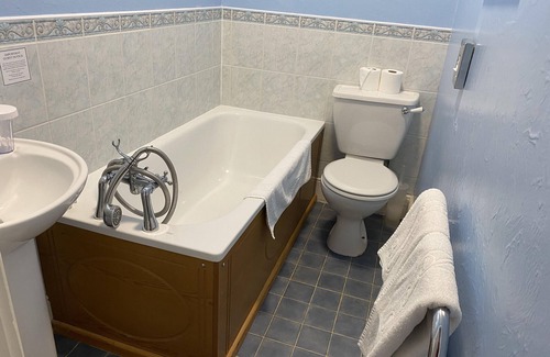 Shanklin Bed & Breakfast | The Belmont Hotel