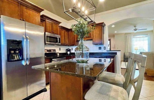 Oxford House | The Belvedere, 1 mile from Square & Campus!