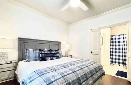 Oxford House | The Belvedere, 1 mile from Square & Campus!