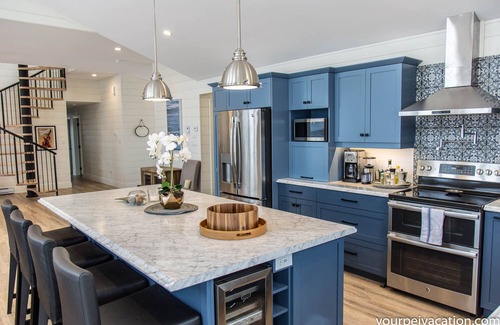 Sea View House | The Belvedere - Luxury oceanfront, Media Room, Cousin's Shore Beach, AC