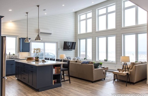 Sea View House | The Belvedere - Luxury oceanfront, Media Room, Cousin's Shore Beach, AC