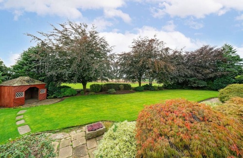 Carnoustie House | The Bensil - Carnoustie Meets The Hamptons!