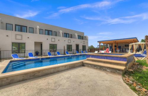 Johnson City House | The Bentley Hotel - Clint Eastwood Room - Hill Country View