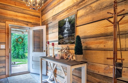 Benton House | The Benton House perfect for kayaker and hikers