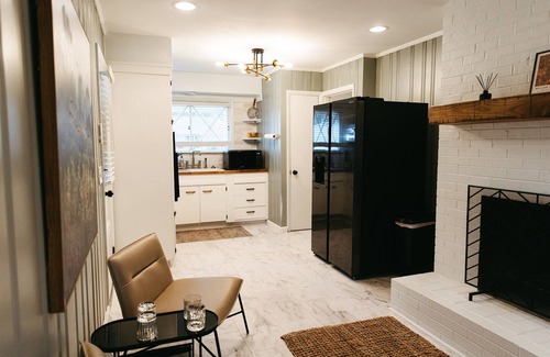 Hollywood - Mt. Vernon House | "The Berry" Mid-Century Modern Stay w/3BR - UK