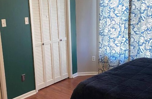 Alexandria Condo | THE Best extended stay in Alexandria!