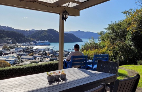Picton Apartment | The Best Harbour Views in Sunny Peaceful Location