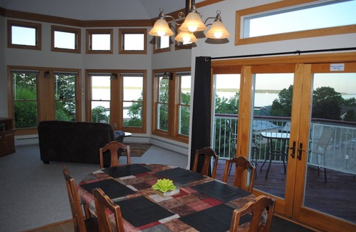 Bayfield Bed & Breakfast | The Best Lake & Town View's -Sleeps 2, King Bed. Private Full Bath with shower.