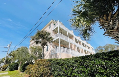 Atlantic Beach Apartment | The best location, amazing Ocean View 7BR, pool