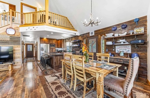 McCall Cabin | The Best McCall Has to Offer! One of a Kind Cabin - 5 bedrooms Available