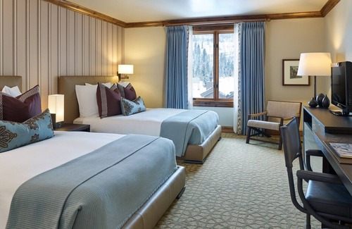 Vail Resort | THE BEST PRICE 2BR - 2BA Residence at THE SEBASTIAN in DT Vail Village