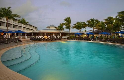 Marathon Hotel | The Best Spot for Your Next Getaway! Terrace w/Water View, Full Kitchen, Pool!