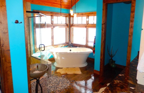 Lake Shore House | The BEST Summer Vacation is at the Loose Moose Lodge!