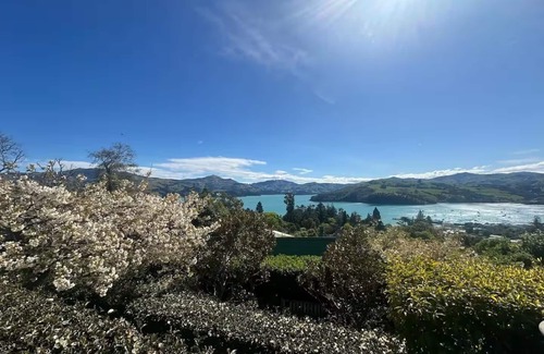 Akaroa House | The BEST view at special winter rates