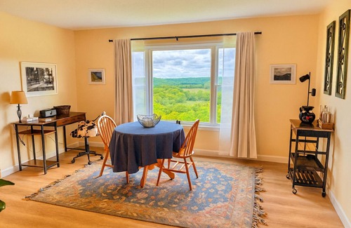 Drake Apartment | The Best View on Fairview