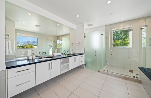 Beverly Grove Villa | The Beverly Villa Sum