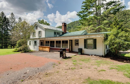 Hillsgrove House | The 'Big House' at Elk Creek Escape w/Game Room