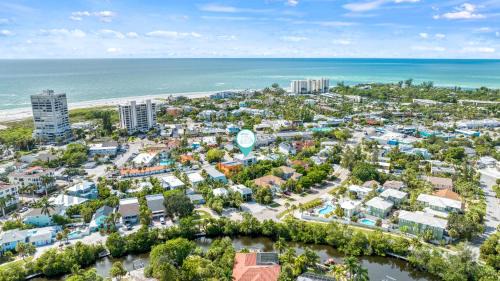 Siesta Key Village House | The Big Kahuna