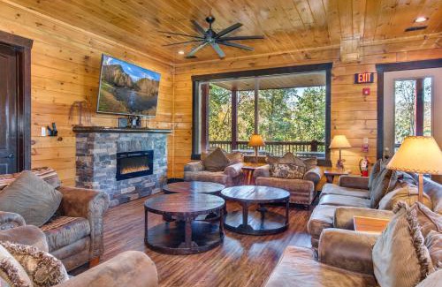 Gatlinburg House | The Big Willow Retreat by Stony Brook Cabins