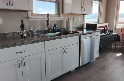 Lake George Cabin | The Bighorn Cabin overlooking Elevenmile Canyon Reservoir from Jacuzzi & Patio!