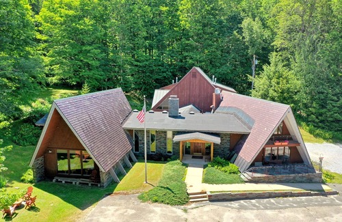 Killington Cabin | The Birch Ridge: Mission Room #2 - Queen Suite in Renovated Killington Lodge. Hot tubs.