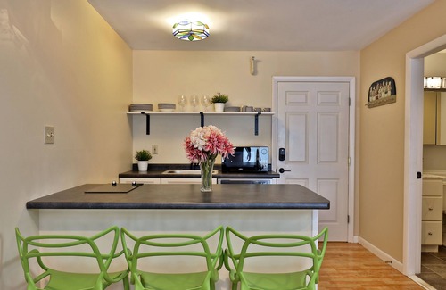 Killington Cabin | The Birch Ridge: Owner's Suite #5 - Queen/Sofa Bed Suite in Killington. Hot Tub. Renovated.