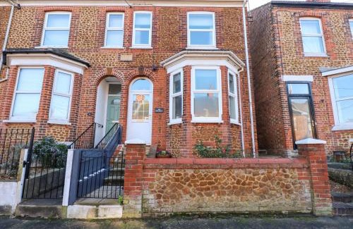 Hunstanton House | The Bird House
