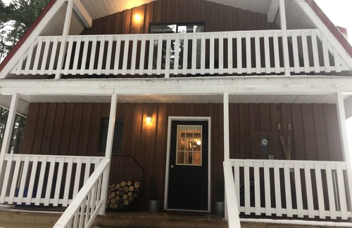 Comox House | The Bird House in Comox