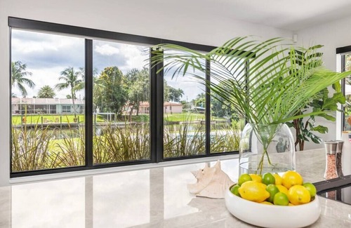 Lake Clarke Shores House | The Bird House - Lake Front in West Palm Beach!
