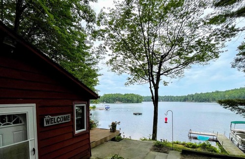 Mayfield Cottage | The Bird's Nest Cottage on High Lake TC MI Sleeps 8