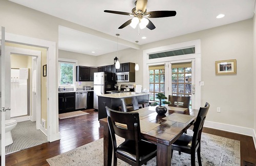Downtown Indianapolis Villa | The Birdhouse on Meridian - Entire Property