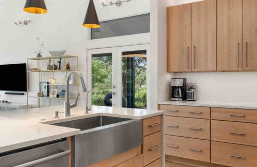 Dripping Springs Apartment | The Birdhouse on the Ridge