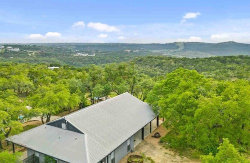 Dripping Springs Apartment | The Birdhouse on the Ridge