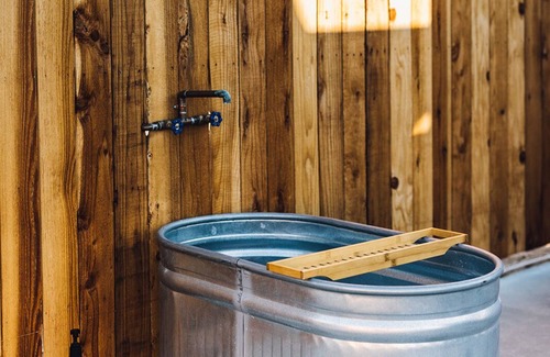 Twentynine Palms Apartment | {The Birdie} King Bed, Hot Tub, Outdoor Soaking Tub. Near JTNP