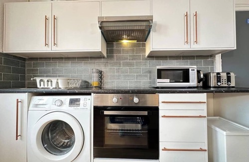 Edgbaston Apartment | The Birmingham Chic Retreat