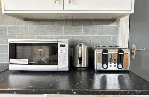 Edgbaston Apartment | The Birmingham Chic Retreat