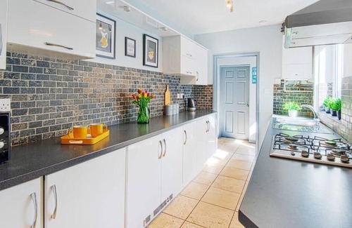 York Apartment | The Bishophill Gathering - Sleeps Up To 12 | York