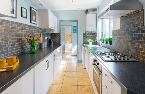 York Apartment | The Bishophill Gathering - Sleeps Up To 12 | York