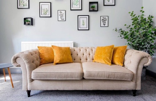 York Apartment | The Bishophill Gathering - Sleeps Up To 12 | York