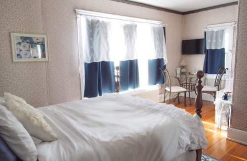 Hays Bed & Breakfast | The Bissing House