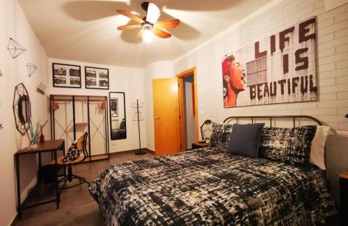 Valenzano Apartment | The black dog house