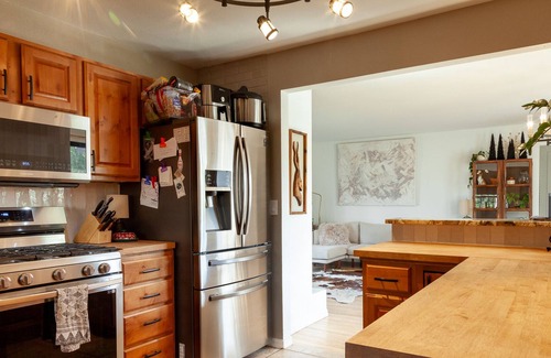 Rapid City House | The BLACK HILLS house that has it all!