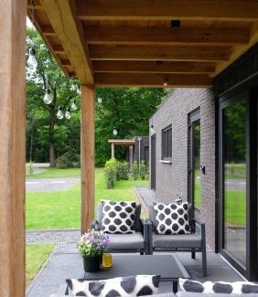Voorthuizen House | The Black Oak - Luxe bungalow met prive sauna