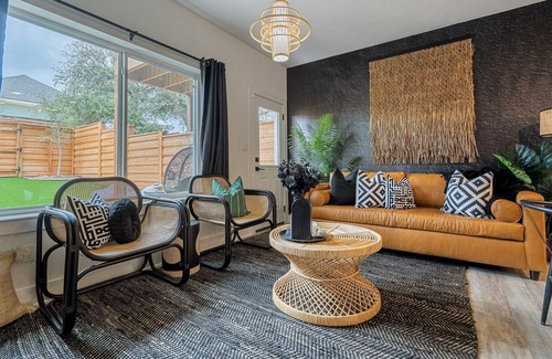 Highland Lake Estates Villa | The Black Sands I No Service Fees Backyard BBQ