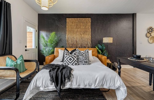 Highland Lake Estates Villa | The Black Sands I No Service Fees Backyard BBQ