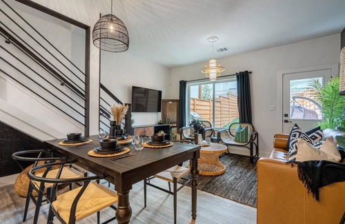 Highland Lake Estates Villa | The Black Sands I No Service Fees Backyard BBQ