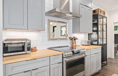 Fairhaven House | The Black Squirrel In Fairhaven