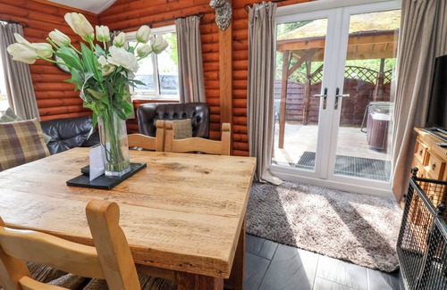 Saint Asaph Cottage | The Blacktail