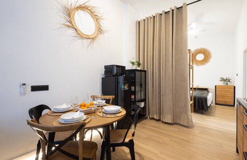 L'Amistat Apartment | The Blasco Ibañez Apartment 01 by Florit Flats